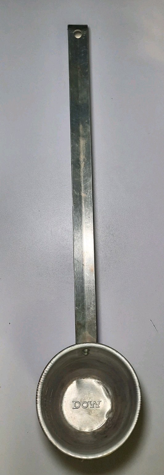 Vtg Dow Chemical Metal Measuring Dip Ladle Long Handle Aluminum Fertilizer 8 Oz