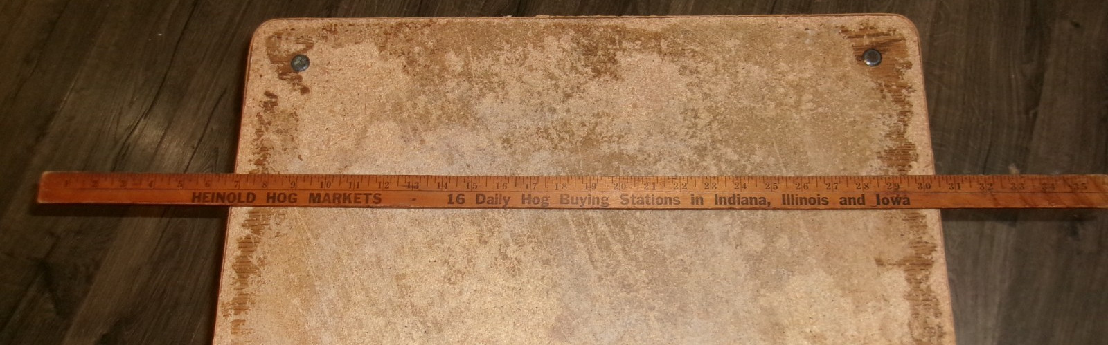 vintage heinold hog markets 36&Prime;L wood yardstick in good shape used