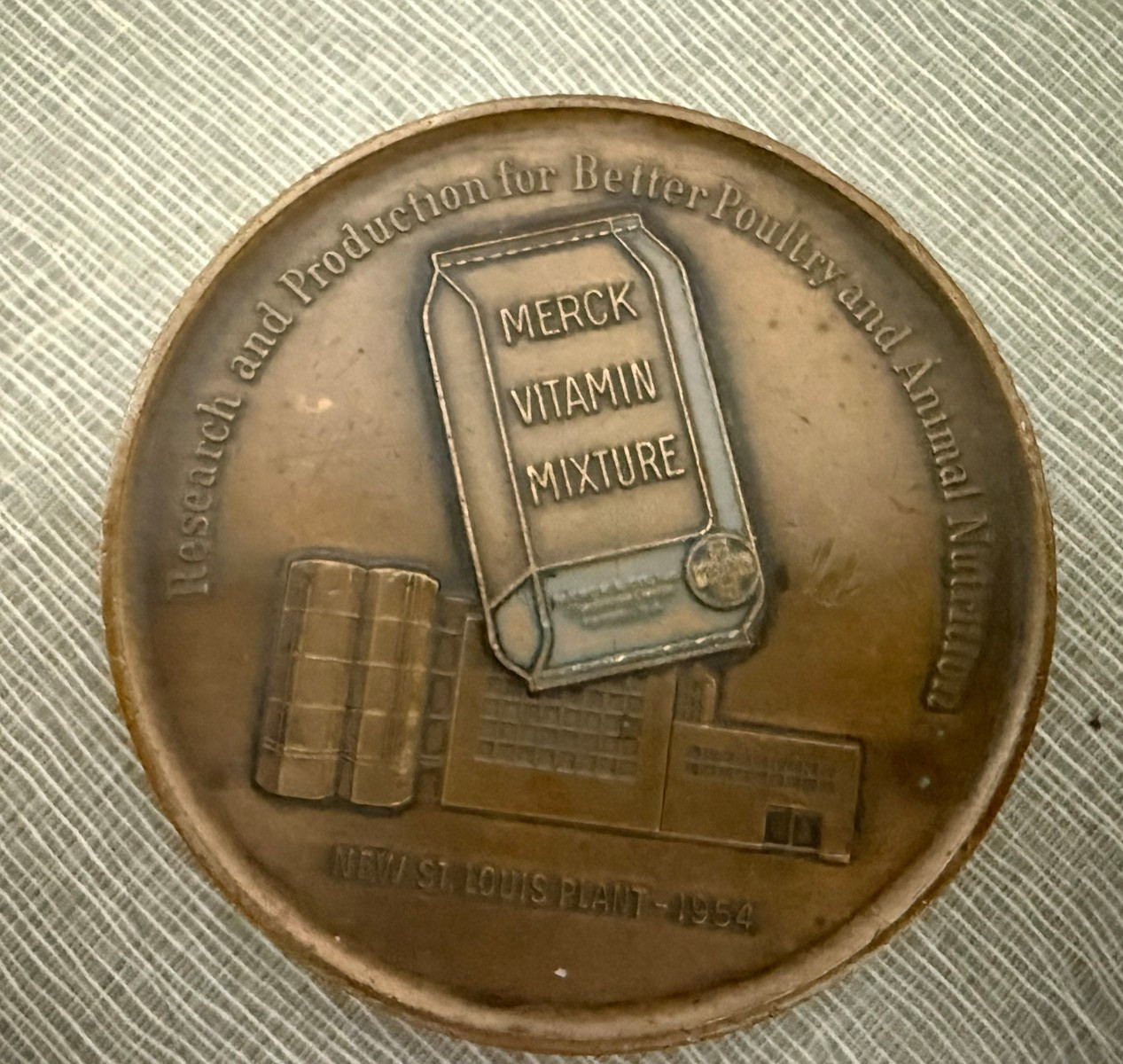 Vintage 1954 Merck Vitamin Mixture Advertising Paperweight