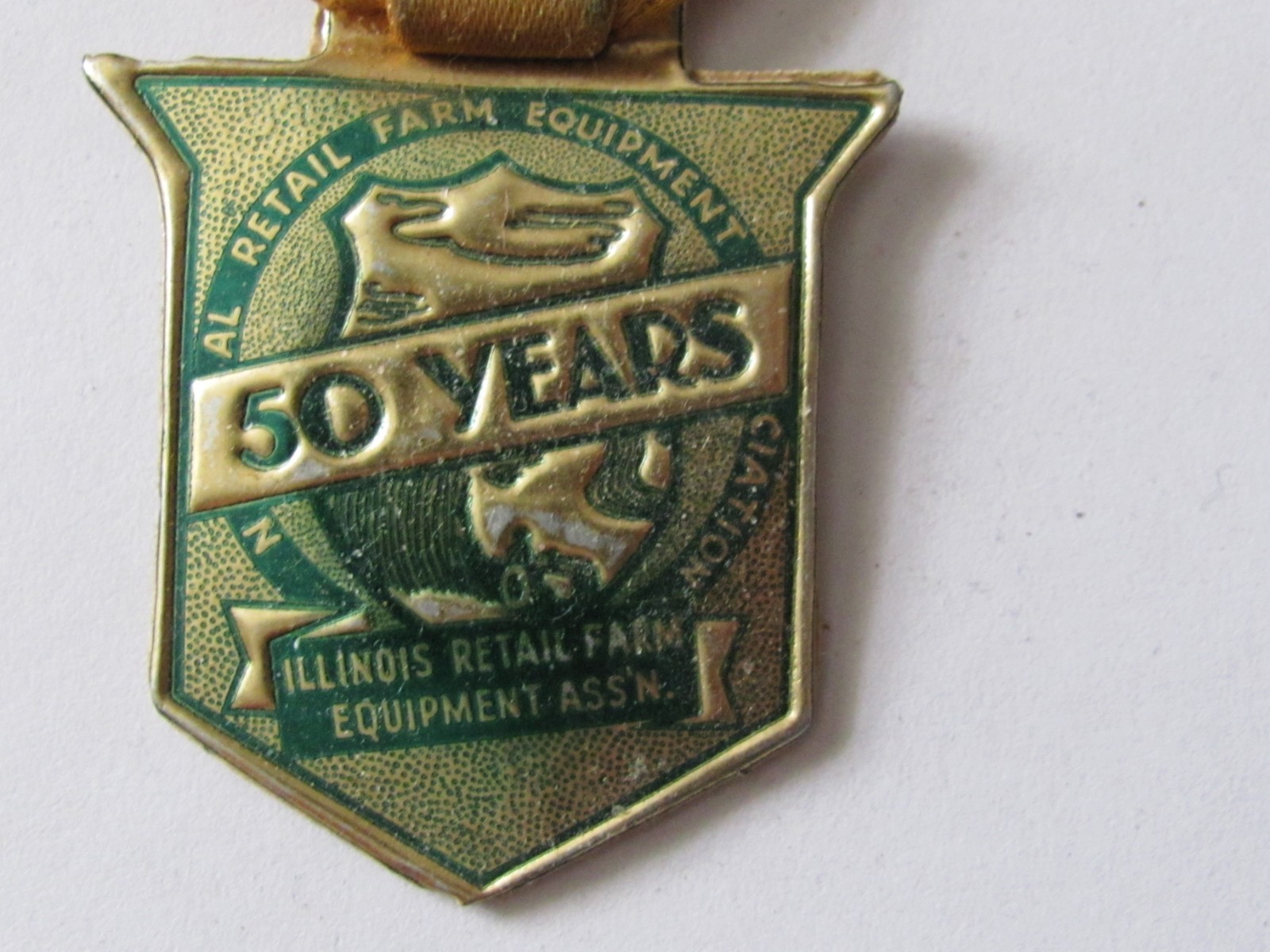 1948 1949 ILLINOIS RETAIL FARM EQUIPMENT DEALER CONVENTION MEMBER BADGE PEORIA