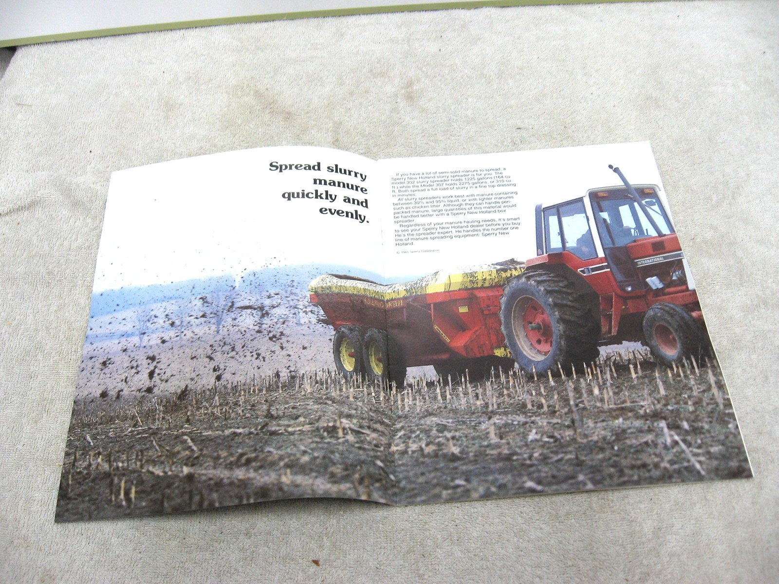 VINTAGE 1985 FORD NEW HOLLAND TRACTOR SPREADERS SLURRY BROCHURE 302 307