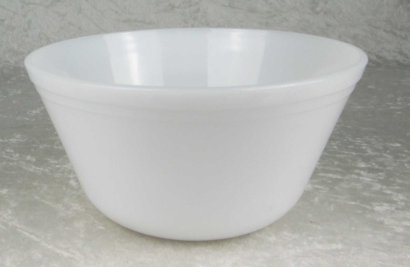 Federal Milk Glass Mixing Bowl Farmers Elevator Co. Turton S.D. South Dakota