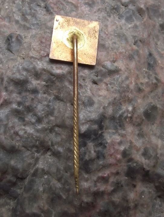 JZD Czechoslovakia Agricultural Collective Farming Union Komarov Farm Pin Badge