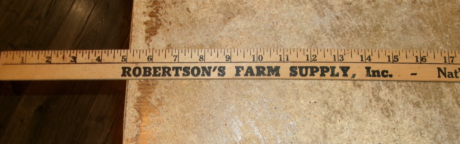 vintage robertsons farm supply natl. stock yards,il.36&Prime; wood yardstick good used