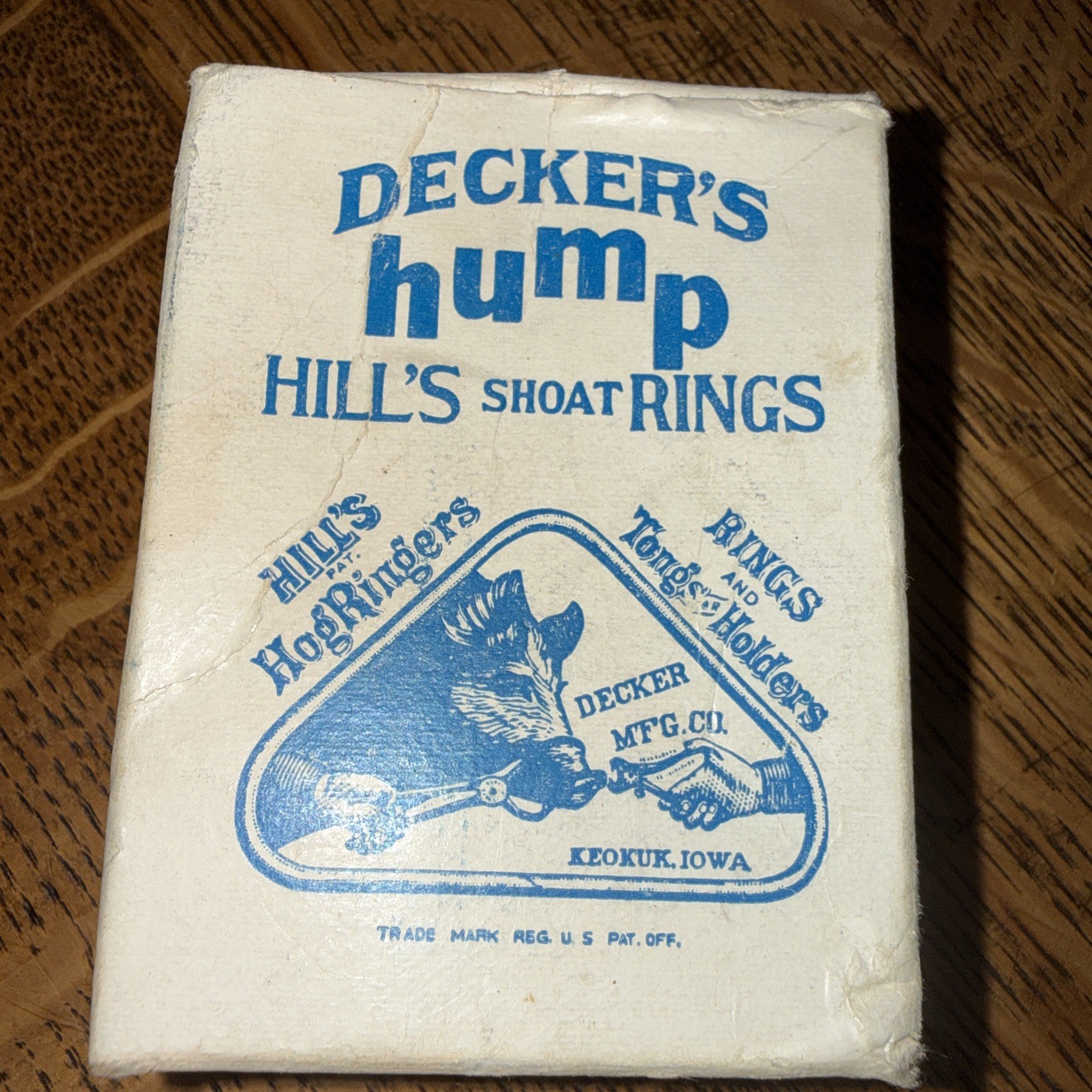 Vintage Decker&rsquo;s Hump Shoat Hog Rings Box Iowa Advertising