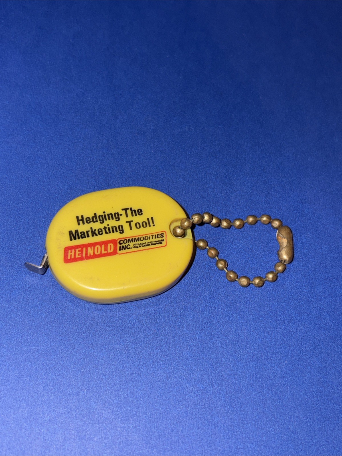 Heinold Hog Markets Vtg Ad Tape Measure Ag Farm Pig Swine Ad Keychain