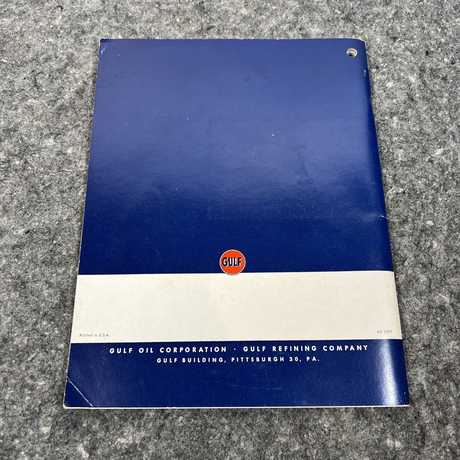 Vintage 1950&rsquo;s Gulf Oil Corporation FARM Tractor Guide / Maintenance OEM