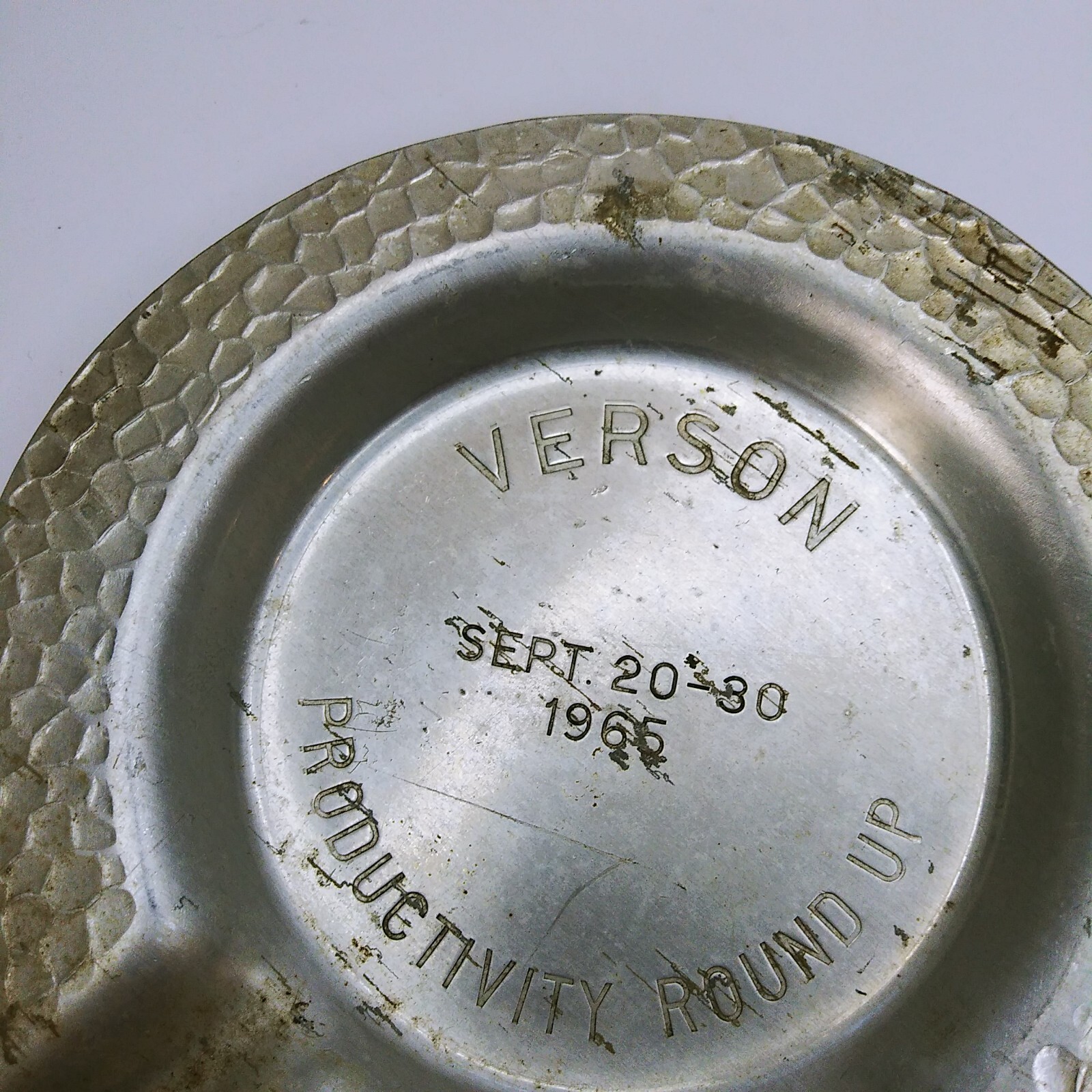 1966 5&Prime; metal advertising Ashtray Verson Productivity Round Up pressed READ