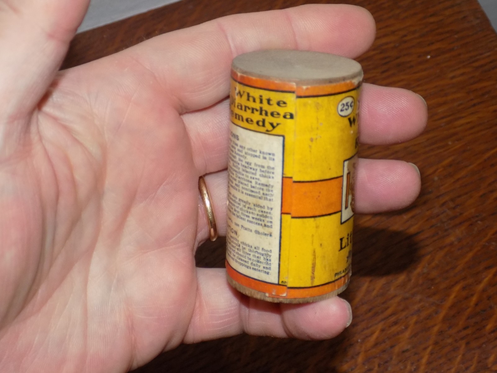 Vintage Pratts White Diarrhea Remedy For Little Chicks EMPTY 7/8 Ounce Container