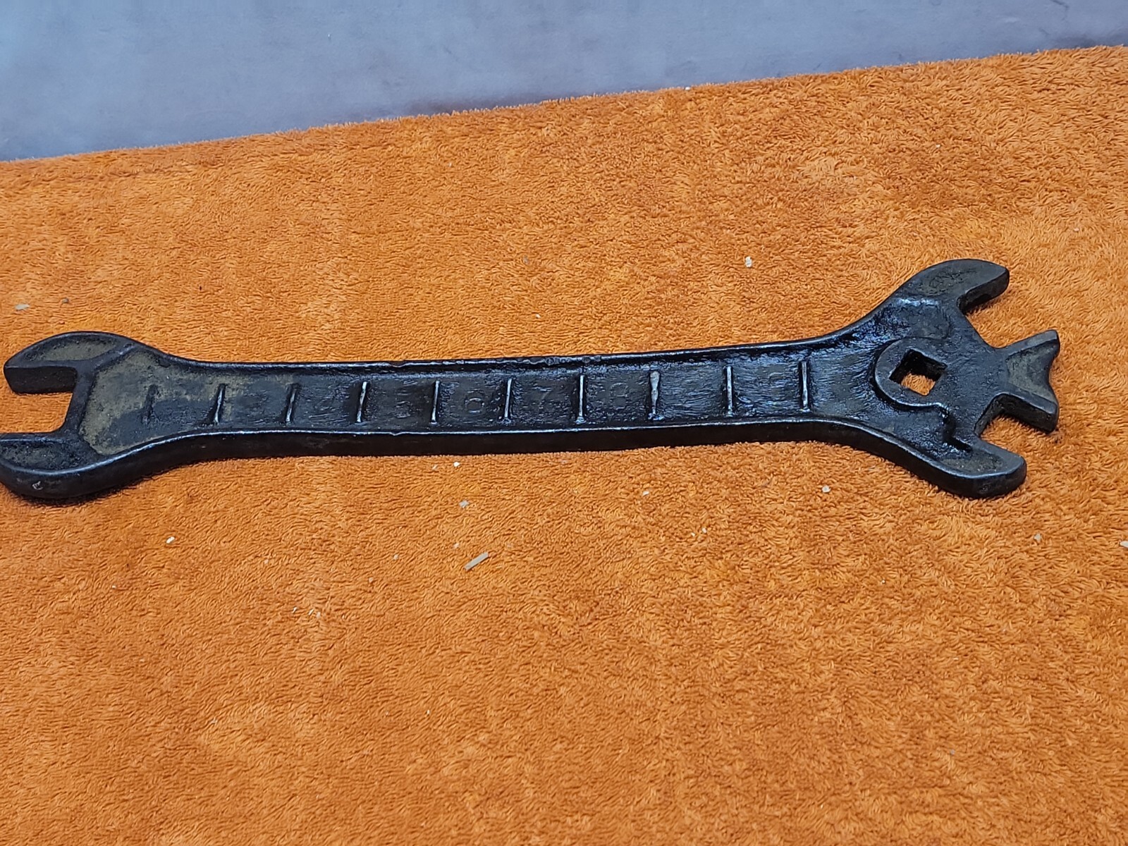 H•Vintage 14&Prime; La Crosse Plow Co. K29 Wrench- Back Side Ruler Marked – Nice