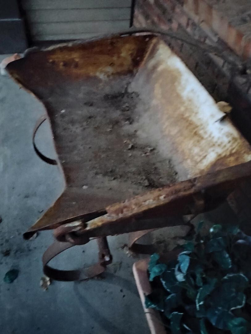 Antique vintage old large metal antique tractor yard orament