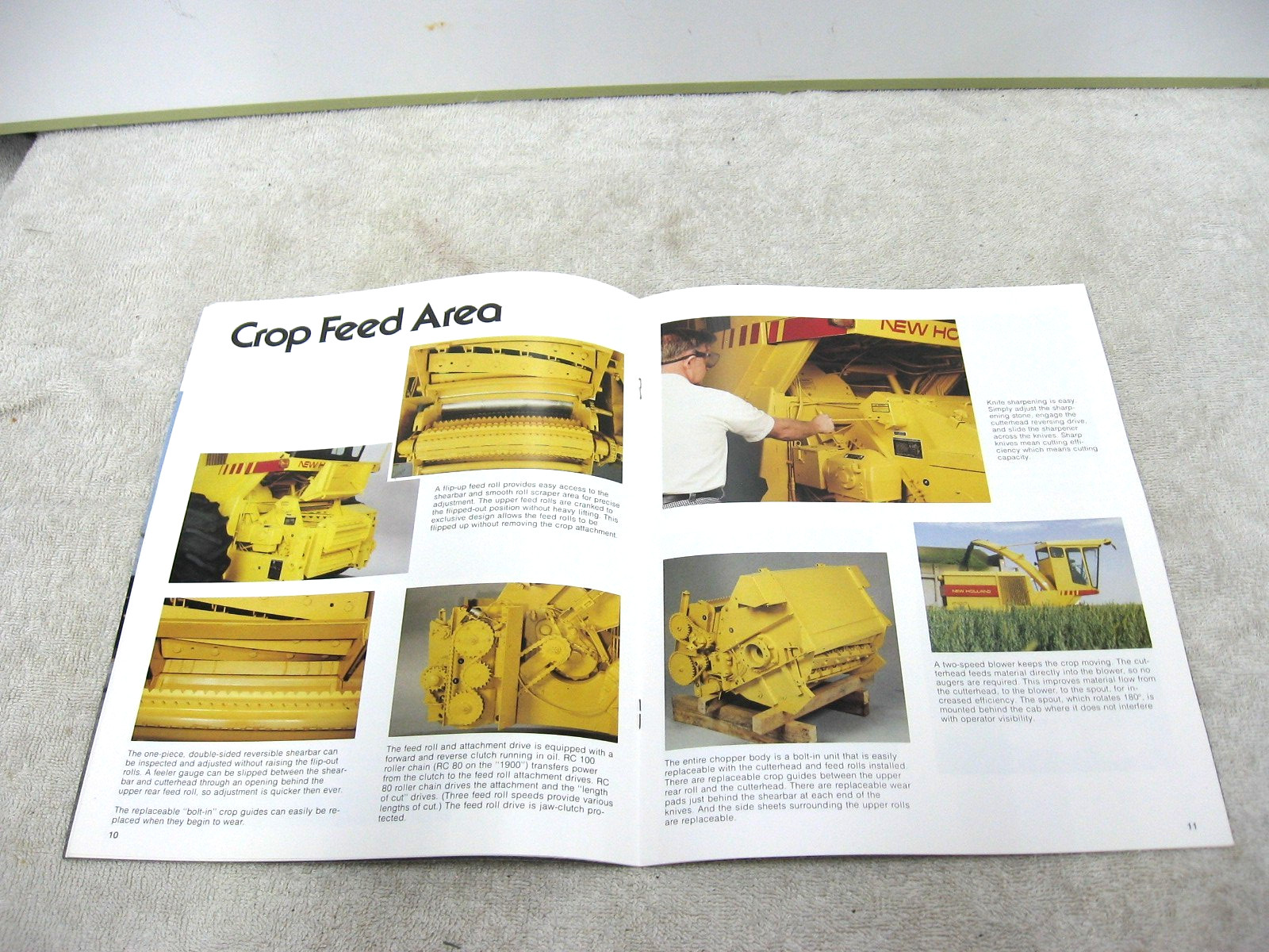 VINTAGE 1982 NEW HOLLAND SELF PROPELLED HARVESTER BROCHURE 1900 2100