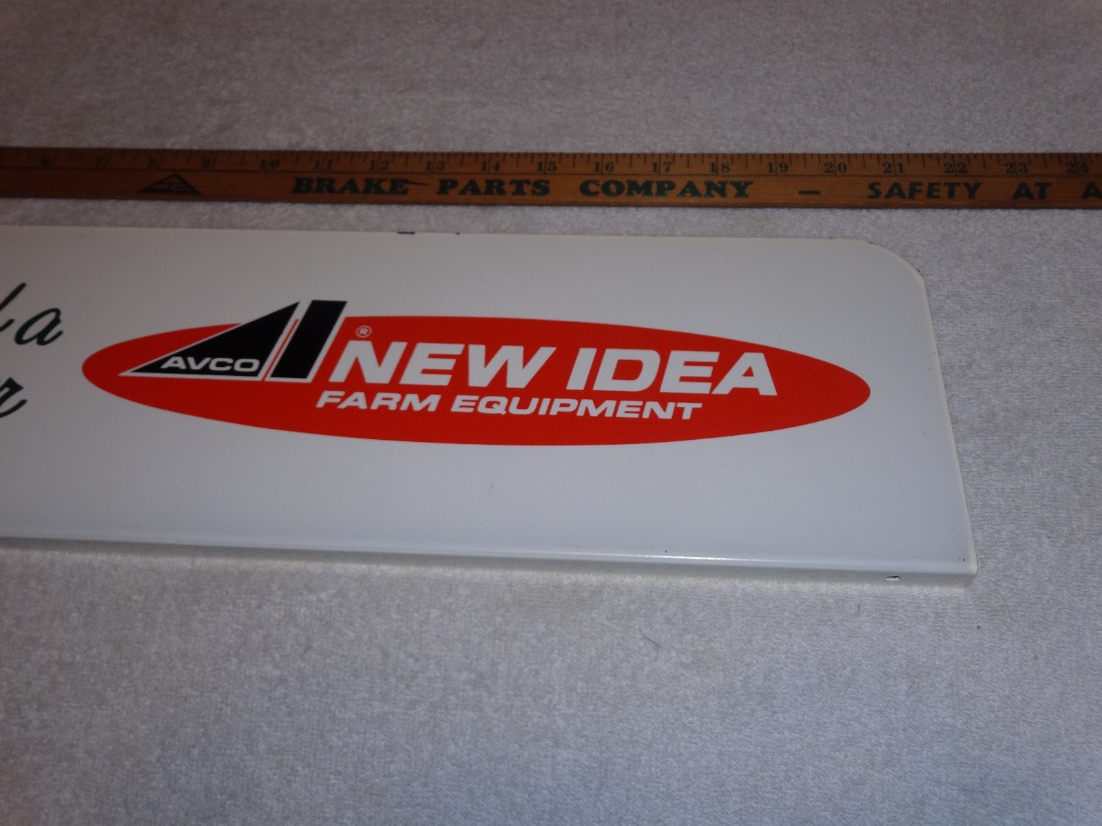 VINTAGE ANTIQUE ORIGINAL NEW IDEA FARM EQUIPMENT TRACTOR DEALER 21.5&Prime; METAL SIGN