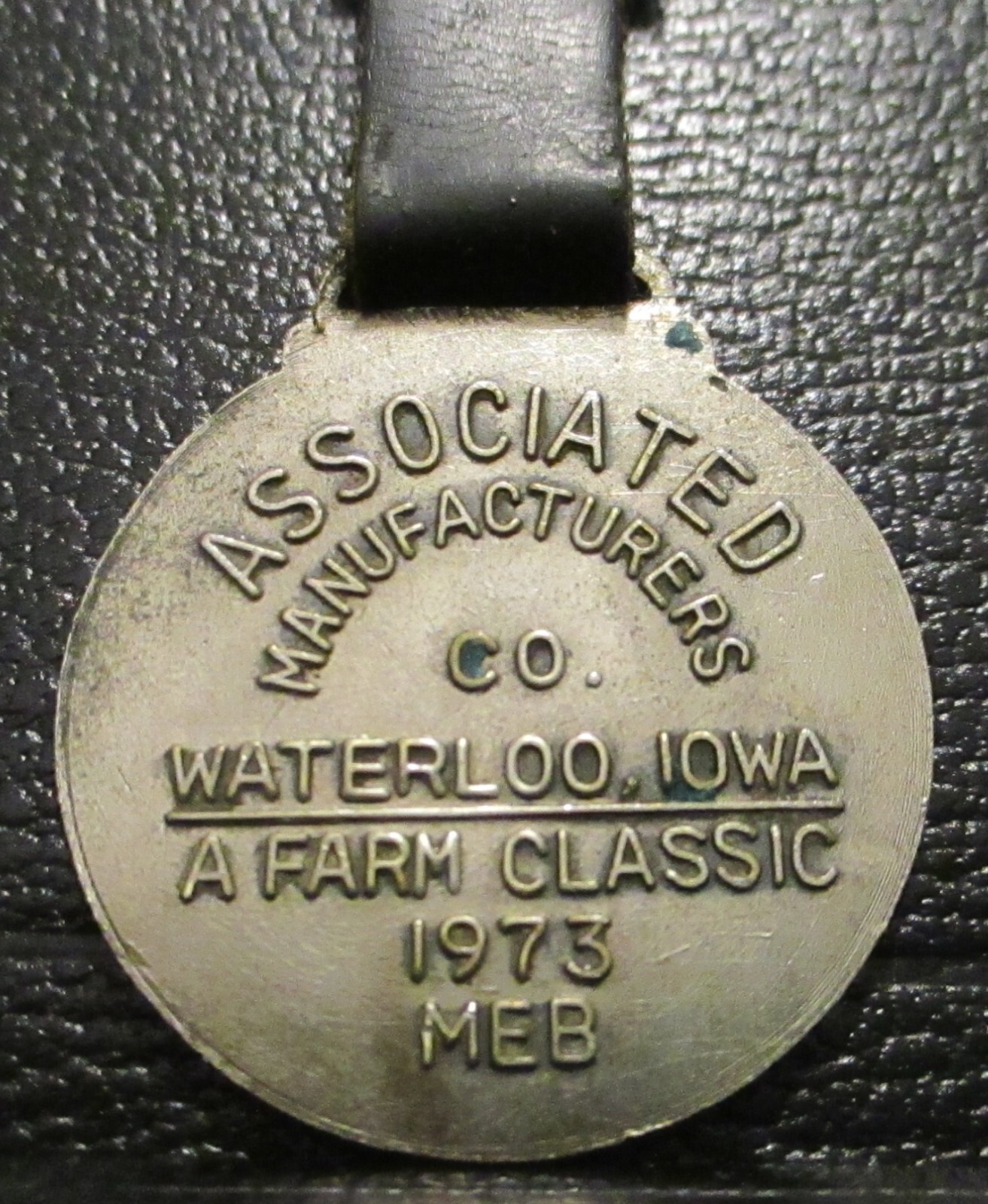 1973 Associated Manufacturers Waterloo Iowa Hit Miss Gas Engine Pocket Watch Fob