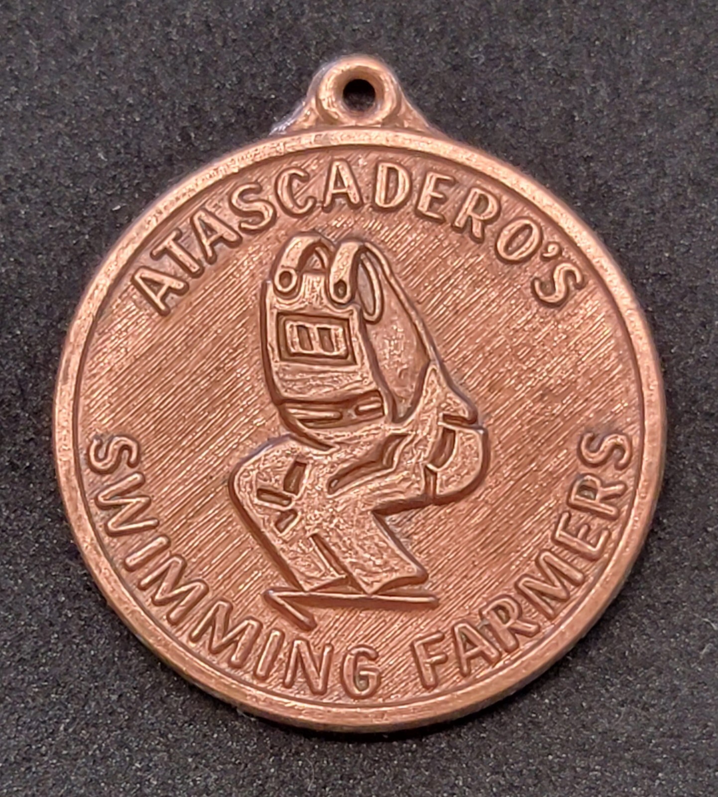ATASCADERO&rsquo;S SWIMMING FARMERS ATASCADEROS CALIFORNIA MEDAL FOB