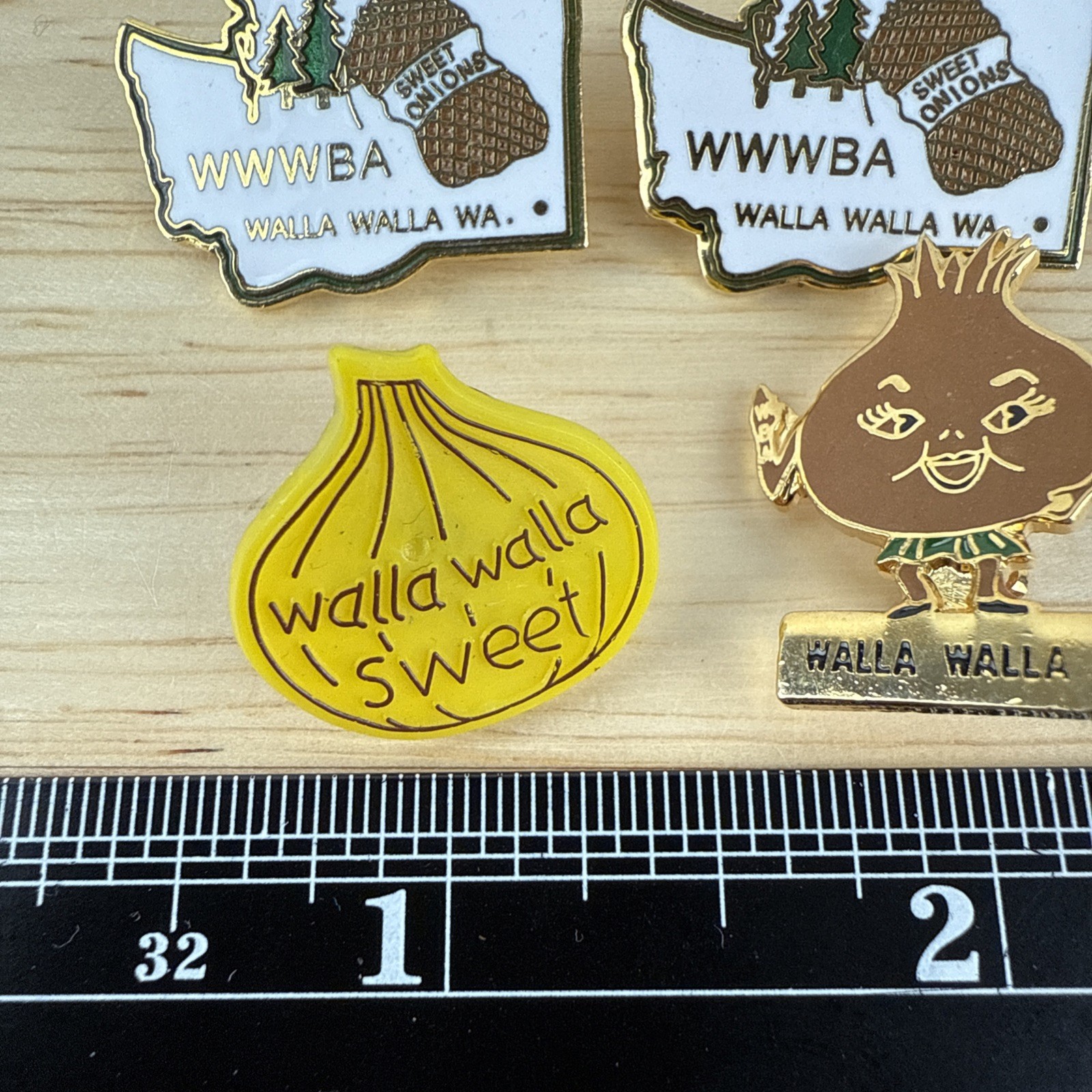 4 Walla Walla Sweet Yellow Onion Advertising Pins Washington State Agriculture