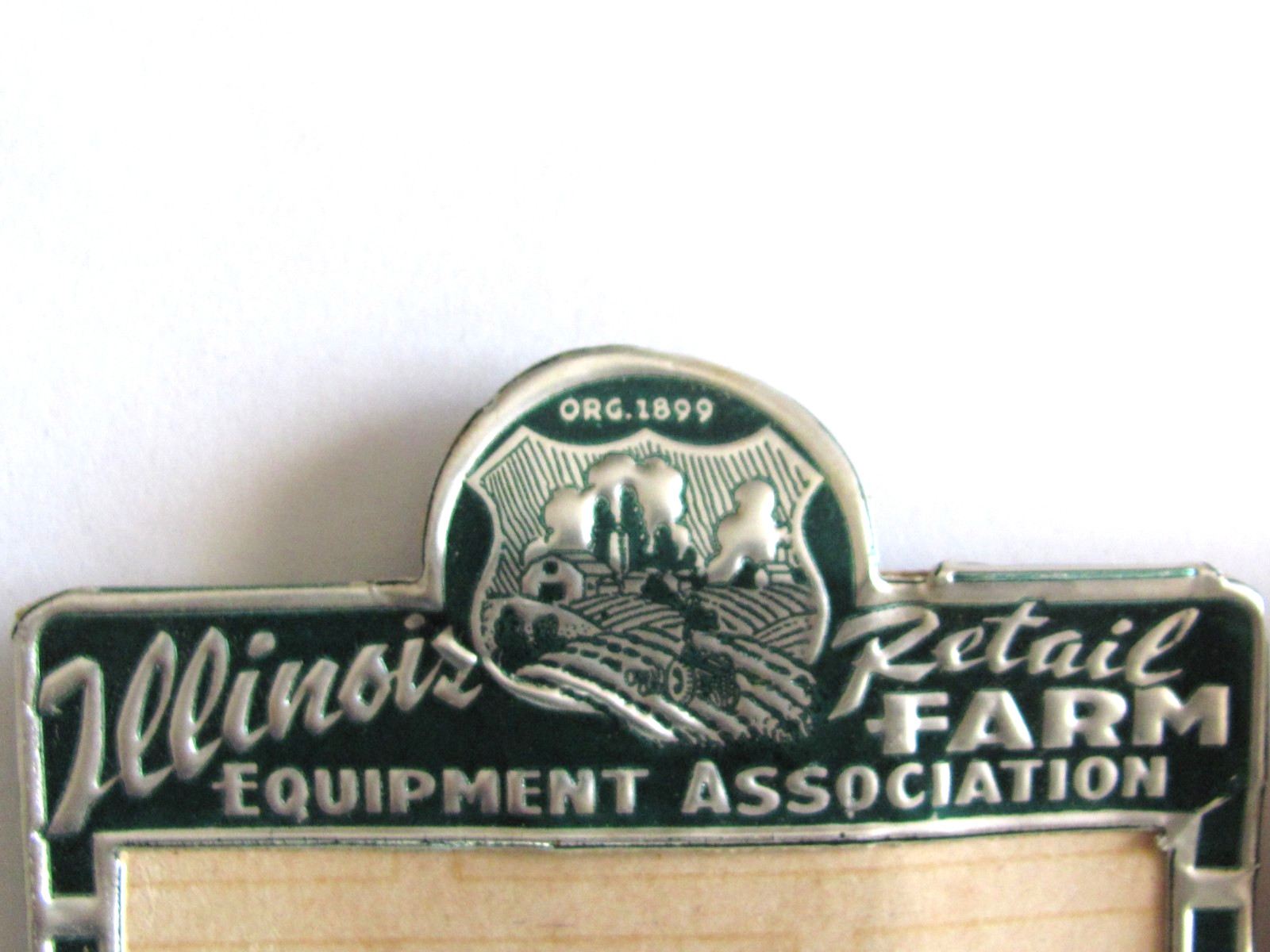 1950 1952 ILLINOIS RETAIL FARM EQUIPMENT DEALER CONVENTION MEMBER BADGE PEORIA