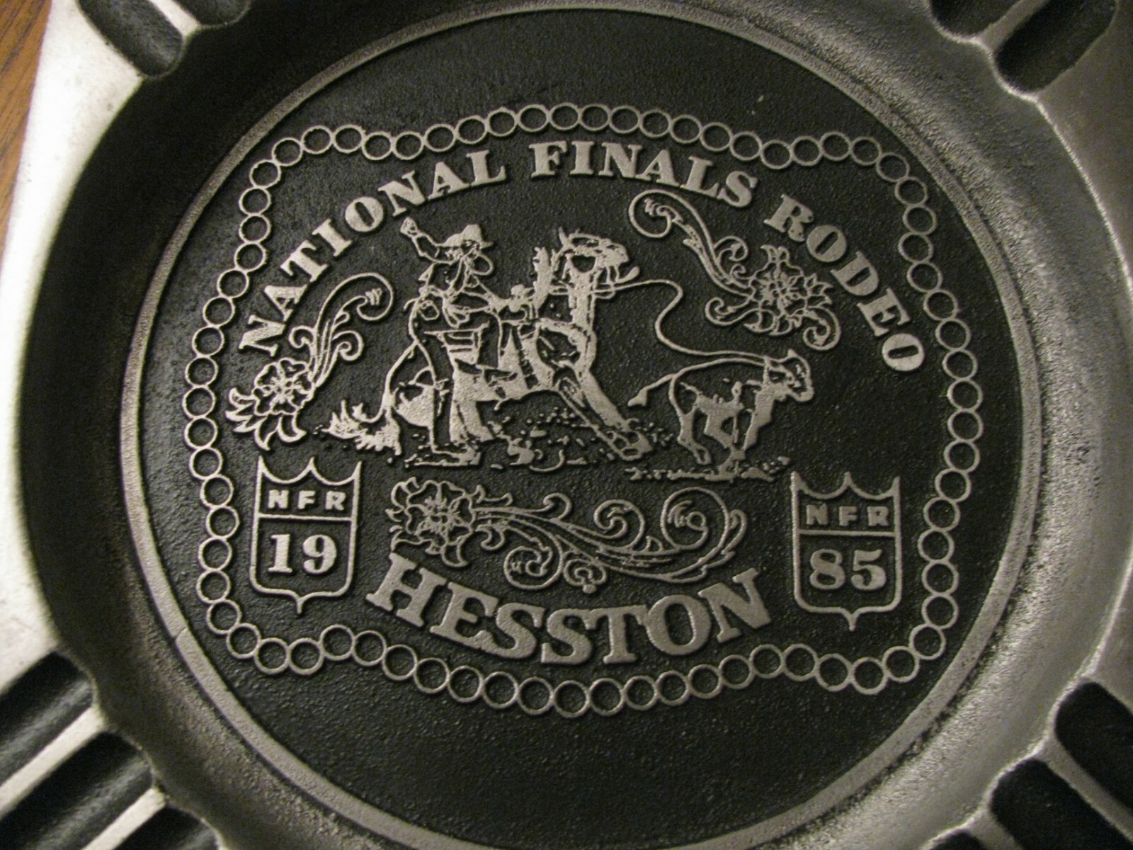 *Hesston NFR Rodeo CALF ROPING 1985 Collector Ashtray #3 Anniversary Series