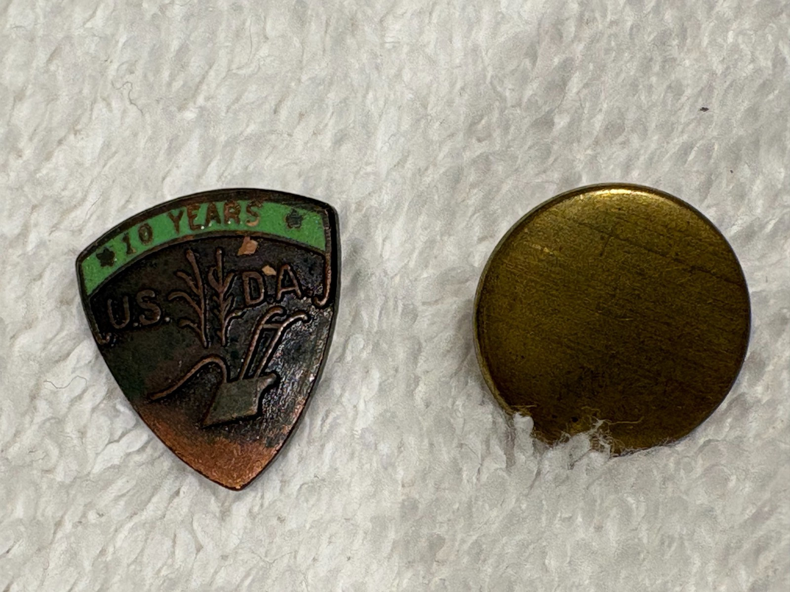 U.S. D.A. ~ VINTAGE U.S. DEPARTMENT OF AGRICULTURE ~ 10 & 20 YEAR LAPEL PIN