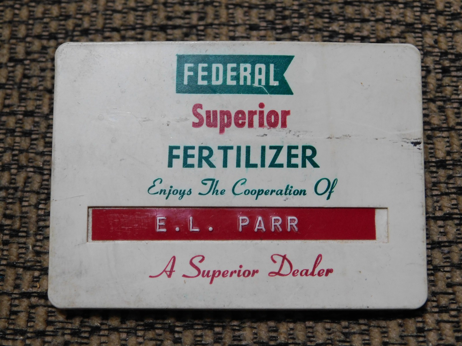 3&Prime; Vintage Federal Superior Fertilizer Advertising Clip Plastic Name Badge