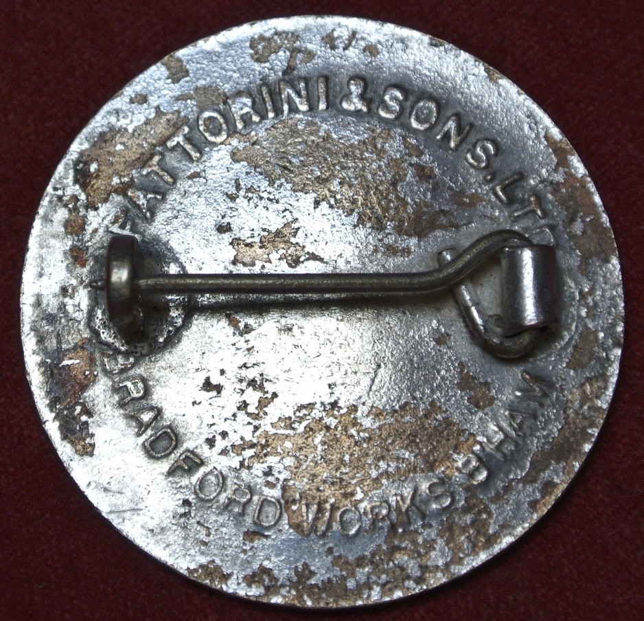 Vtg YOUNG FARMERS’ CLUB BERKSHIRE England PINBACK – Blue Enamel – Bradford Works