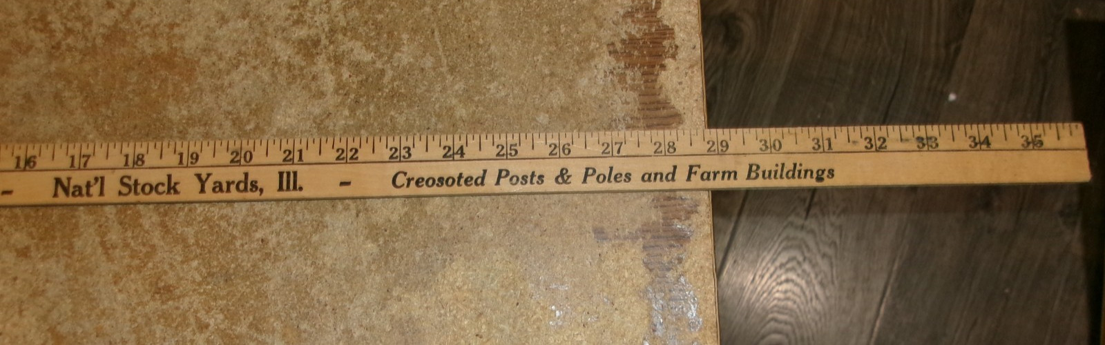 vintage robertsons farm supply natl. stock yards,il.36&Prime; wood yardstick good used