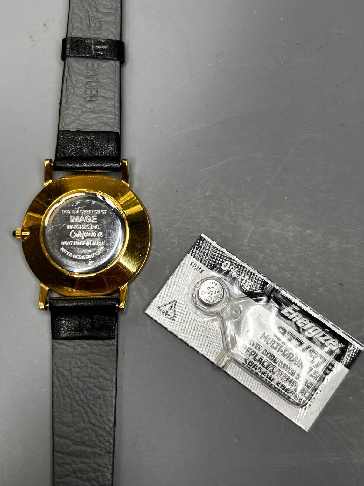 RARE CAST IRON SEAT COLLECTORS ASSOCIATION WATCH WITH LEATHER BAND EXTRA BATTERY