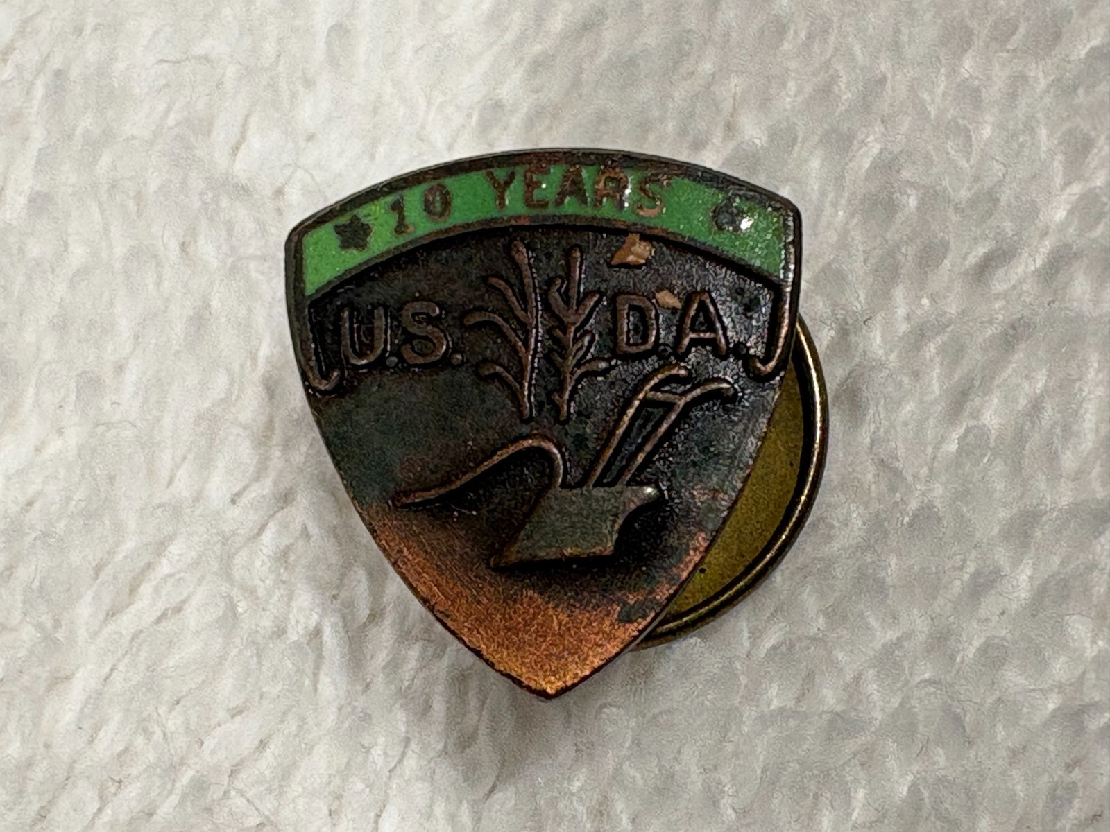 U.S. D.A. ~ VINTAGE U.S. DEPARTMENT OF AGRICULTURE ~ 10 & 20 YEAR LAPEL PIN