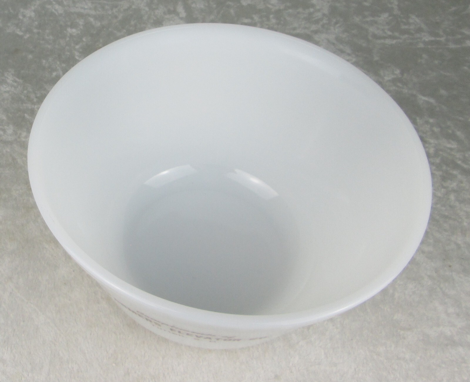 Federal Milk Glass Mixing Bowl Farmers Elevator Co. Turton S.D. South Dakota