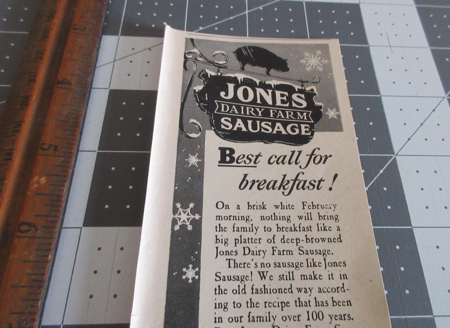 1949 Jones Dairy Farm Sausage Best Call for Breakfast Ft. Atkinson, Wis Print Ad