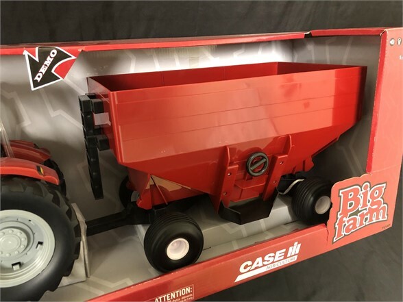 Case IH Big Farm Puma 170 with Gravity Wagon 1:16 Scale ZFN47246