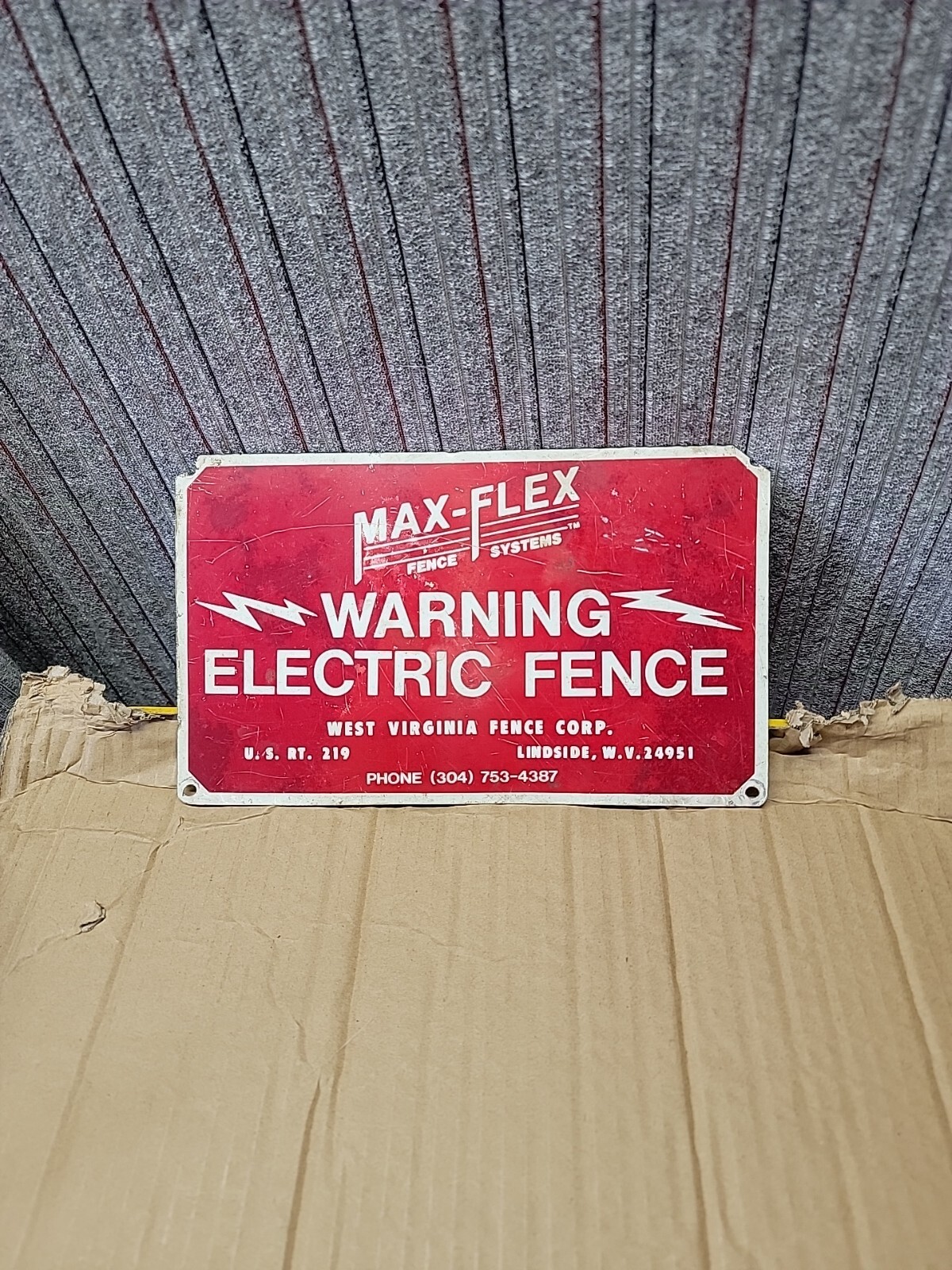 WARNING ELECTRIC FENCE / MAX-FLEX FENCE Sign / Lightning Bolts / vv42310