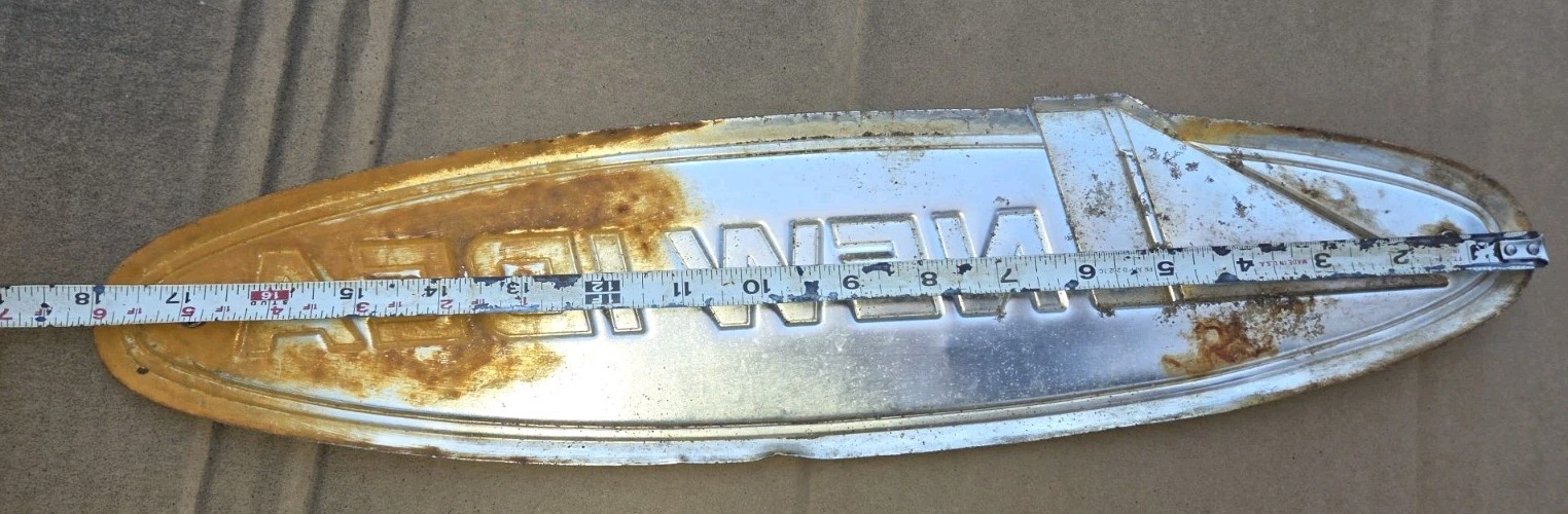 Vintage Avco New Idea Metal Sign Emblem