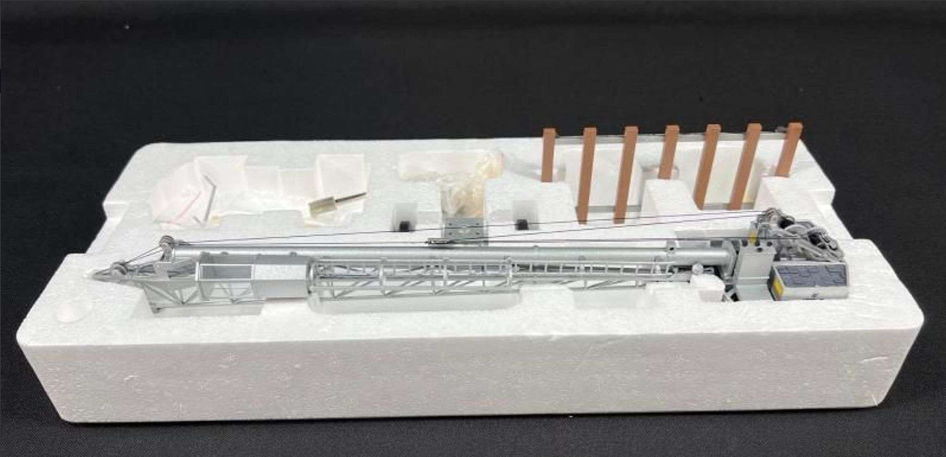NZG Liebherr Rohrmastkran Form 6 Model Crane, with Original Box