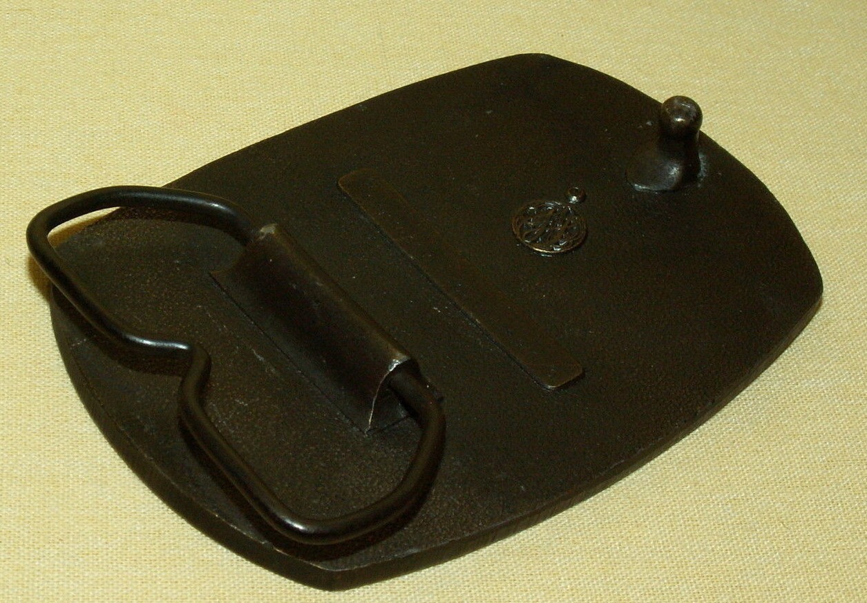 GEHL SHOWDOWN BELT BUCKLE BERGAMOT BRASS WORKS 1976 WI USA FARM IMPLEMENTS OVAL.