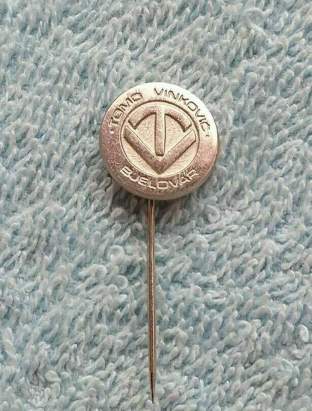 TOMO VINKOVIC – Croatia Tractor factory vintage logo lapel pin badge from 1970s
