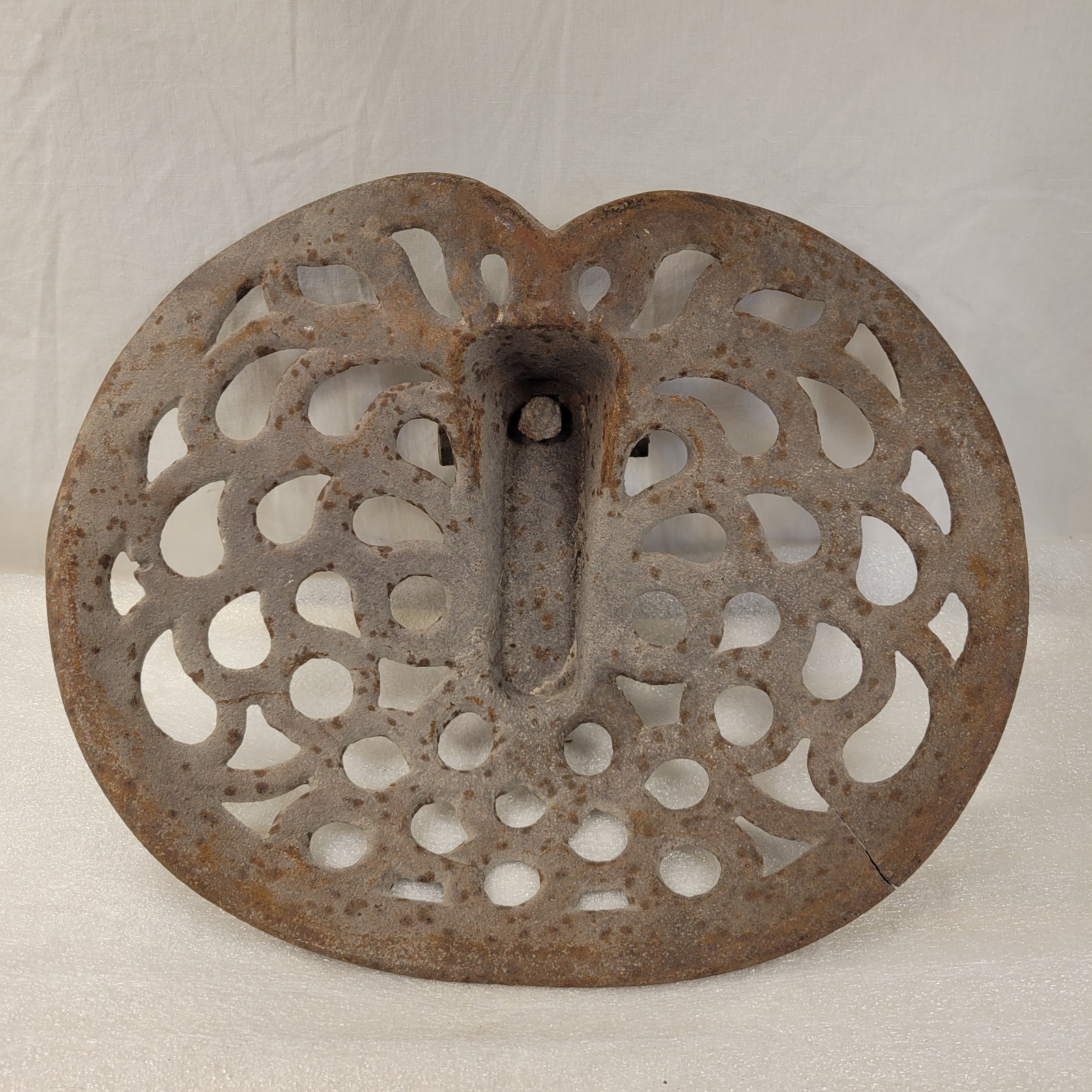 Antique Cast Iron Farm Implement Tractor Seat ( P715 ) Cracked