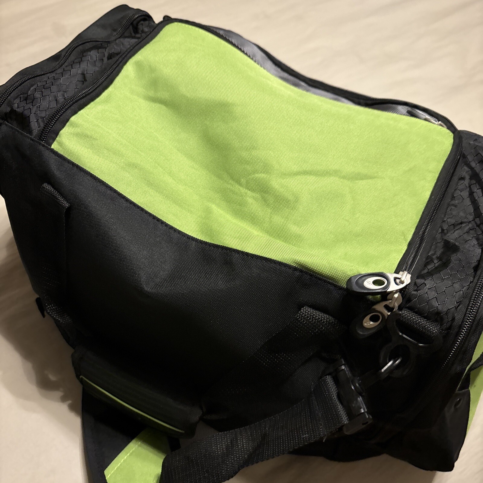 Vintage Defunct NEW Monsanto St Louis MO Duffle/Gym Bag Bayer Free Shipping