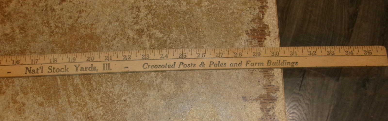 vintage robertsons farm supply natl. stock yards,il.36&Prime; wood yardstick good used