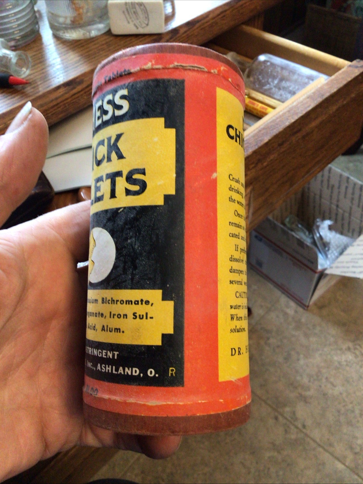 Dr Hess Ashland Ohio, Chick Tablets 1930’s . Cardboard Advertising Container.