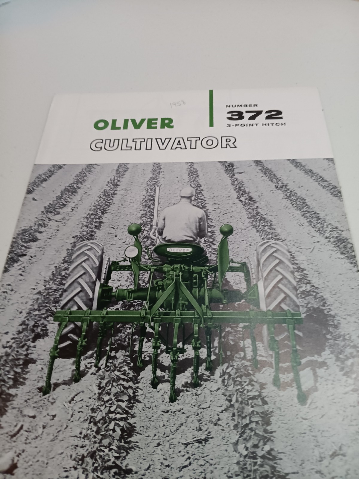 Oliver 372 Cultivators 3 Point Hitch Tractor Dealers Sales Brochure 1958