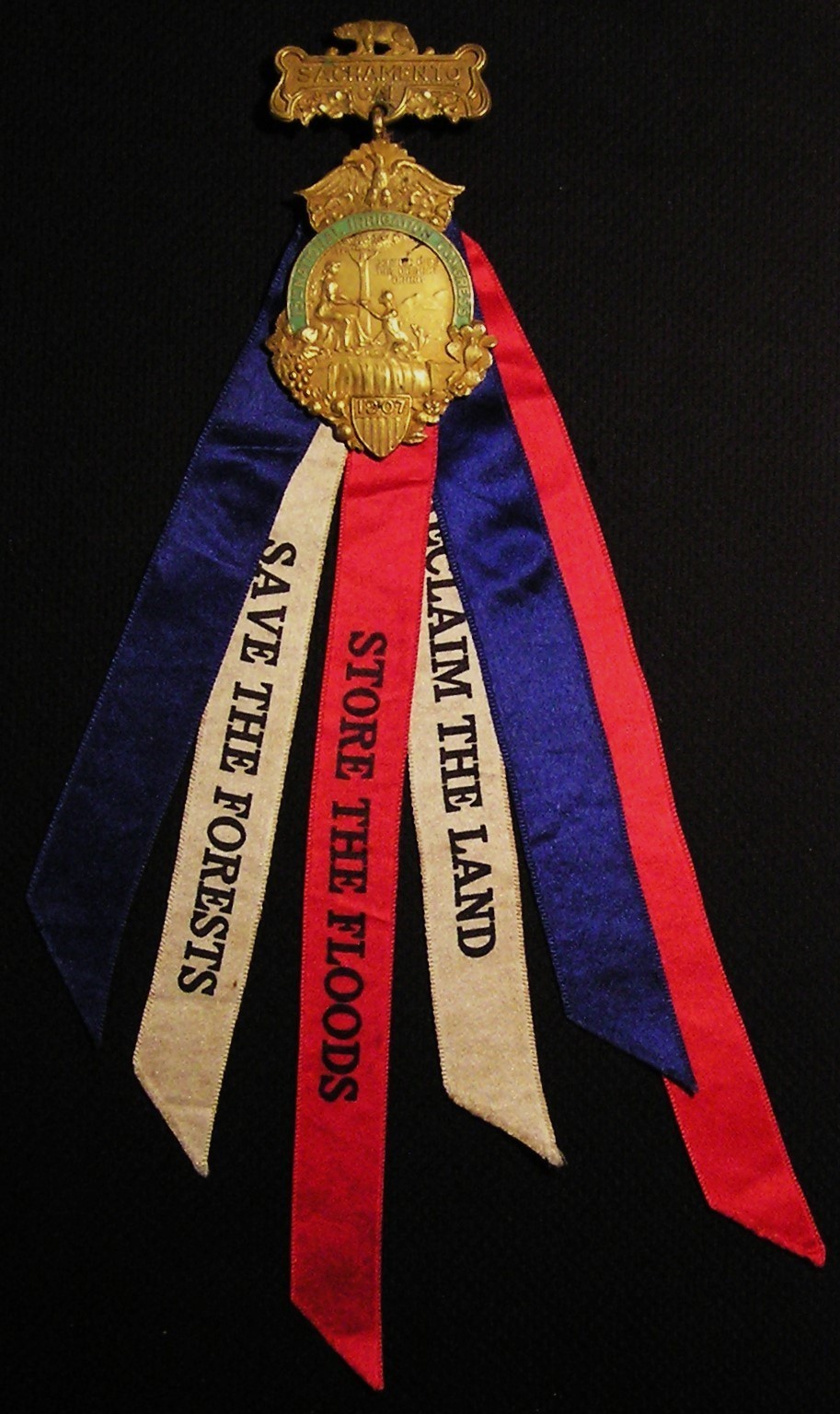 RARE 1907 NATIONAL IRRIGATION CONGRESS MEDAL BADGE W/ RIBBONS – SACRAMENTO CA