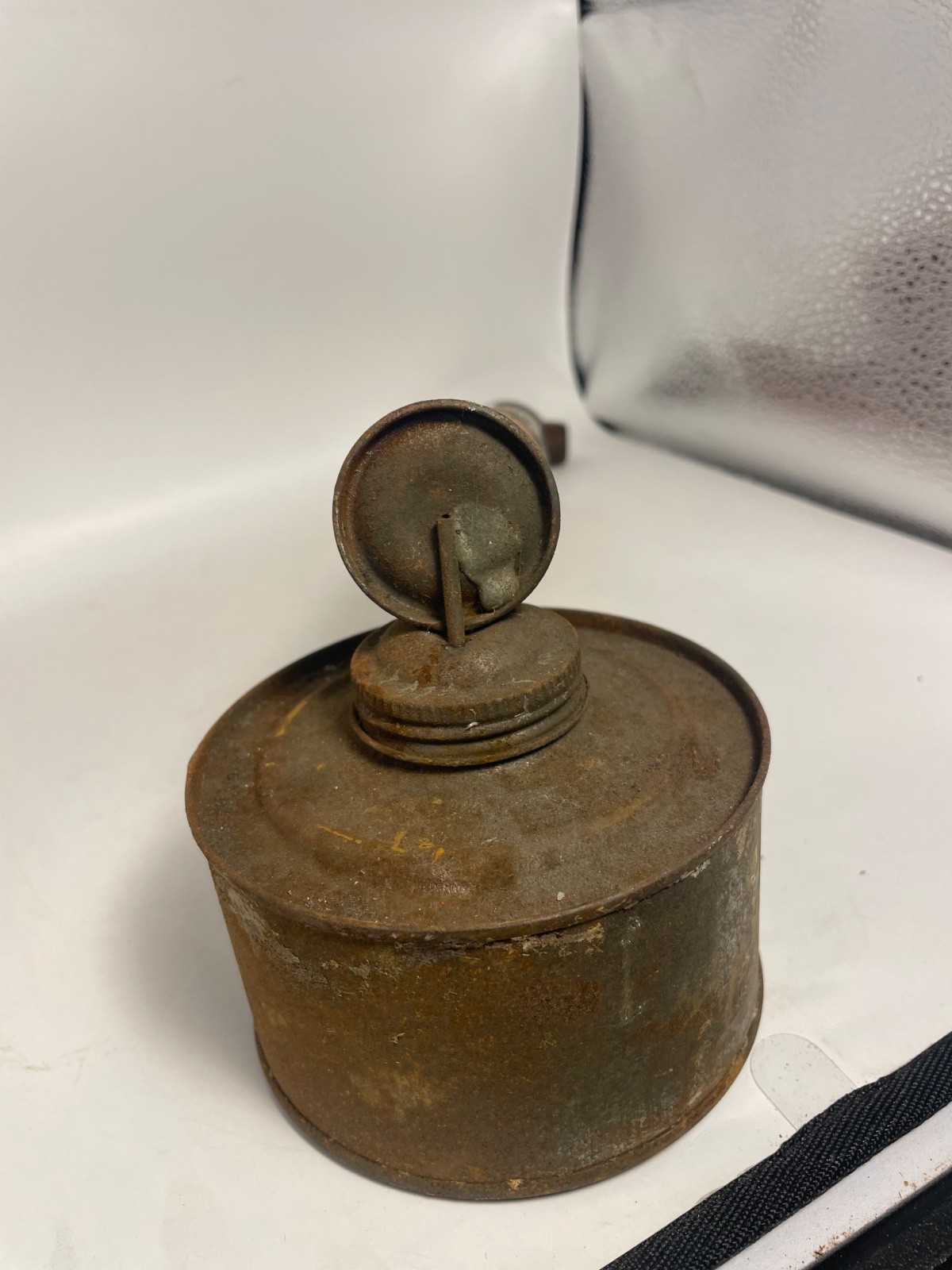 Vintage 1940&rsquo;s Black Flag Tin Bug Pump Sprayer Metal Canister & Wooden Handle