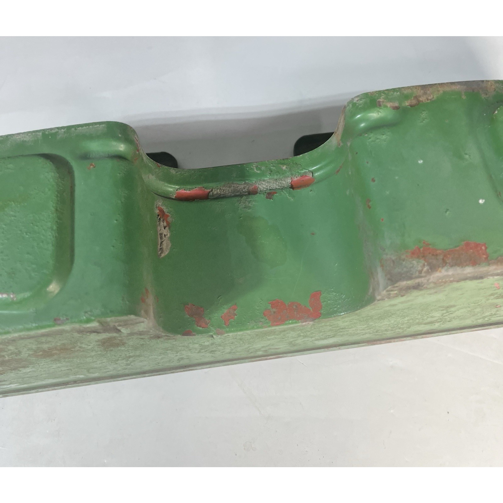 Vintage Unbranded Metal Tractor Toolbox 18x6x4 tall Lid No Latches Green Painted