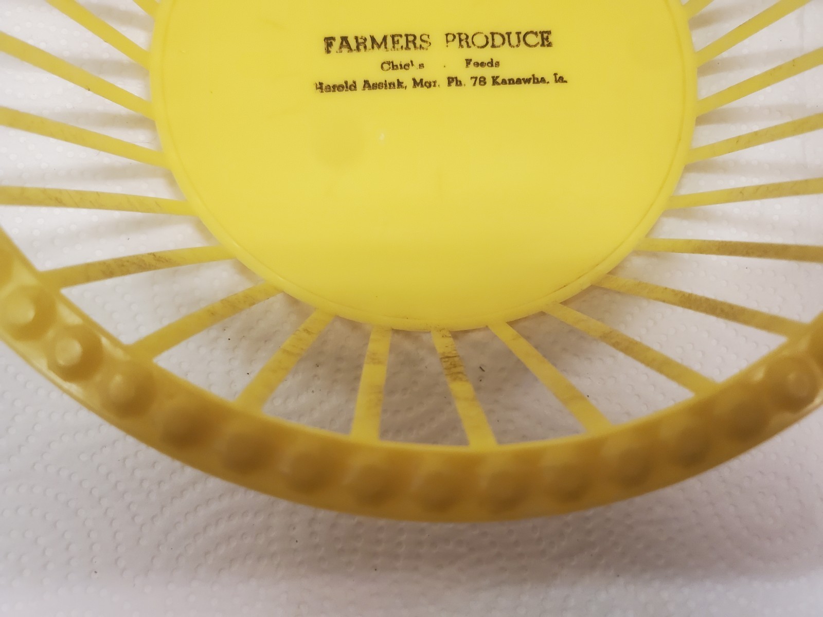 9&Prime; Yellow Plastic Basket Farmers Produce Kanawha Iowa Harold Assink Chicks Feeds