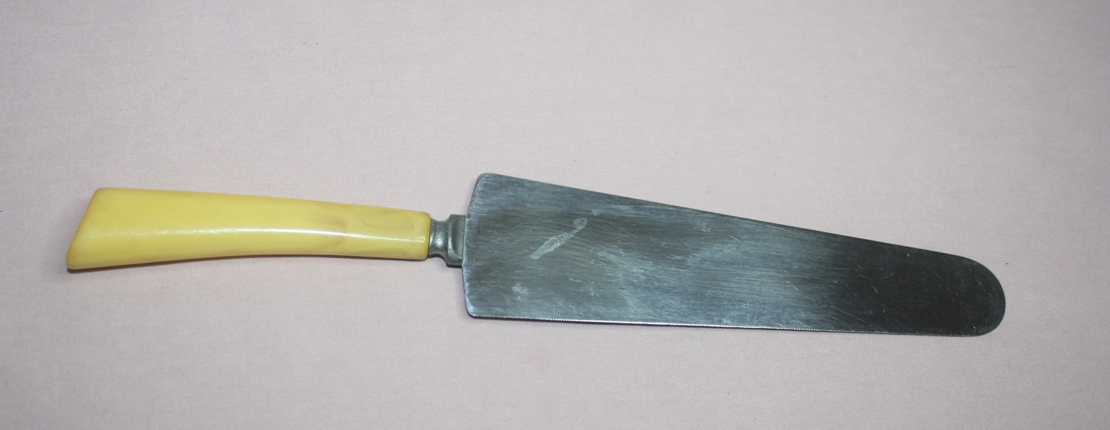 VTG. ADVERTISING NECHES FARMERS ELEVATOR CO. N.D. CAKE KNIFE CELLULIOD HANDLE