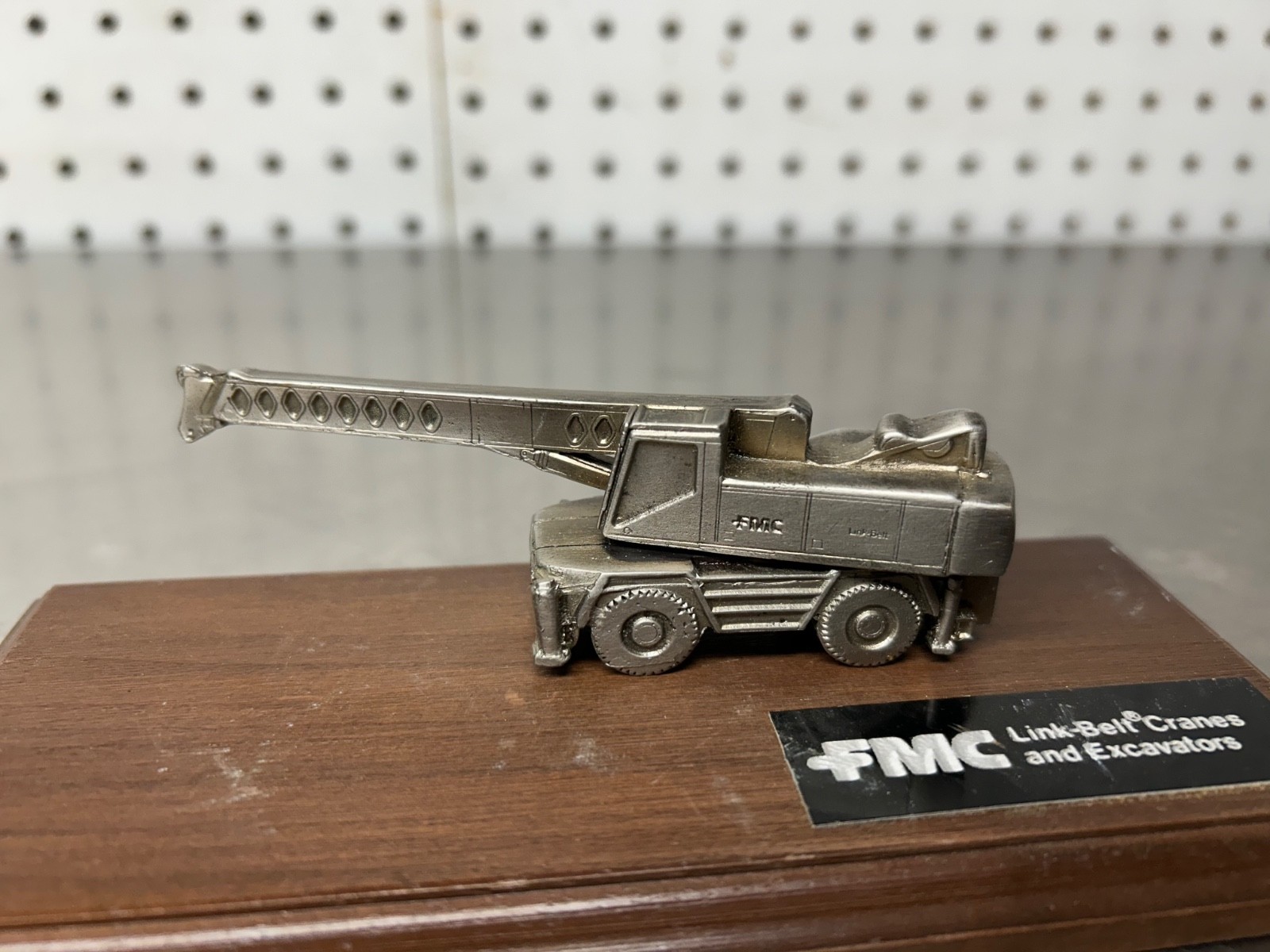 FMC Link Belt Cranes & Excavators Desk Plaque Pewter & Wood
