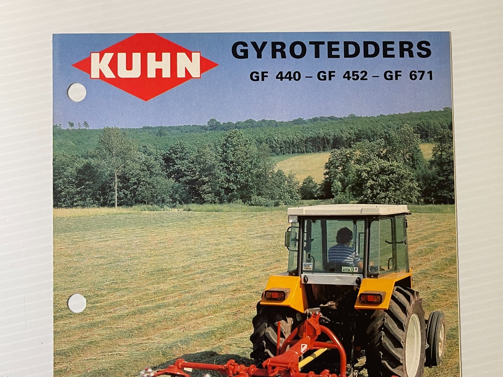 Vintage Original Kuhn Gyrotedders GF440 / GF671 – Dealer Sales Brochure *1980s*