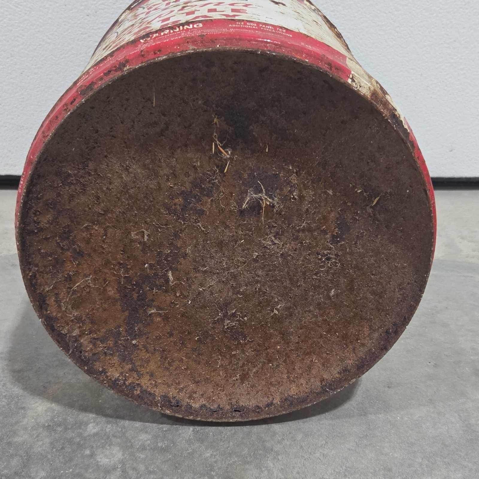 Harvest King Vapona Cattle Spray Advertising Can Red White Blue Rust