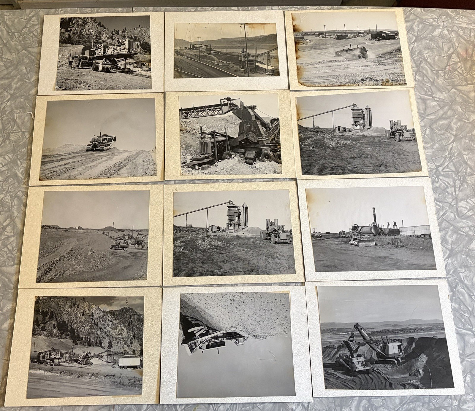 24 VINTAGE PHOTOS MINING INDUSTRIAL SITE MANITOWOC CATERPILLAR EQUIPMENT AT WORK